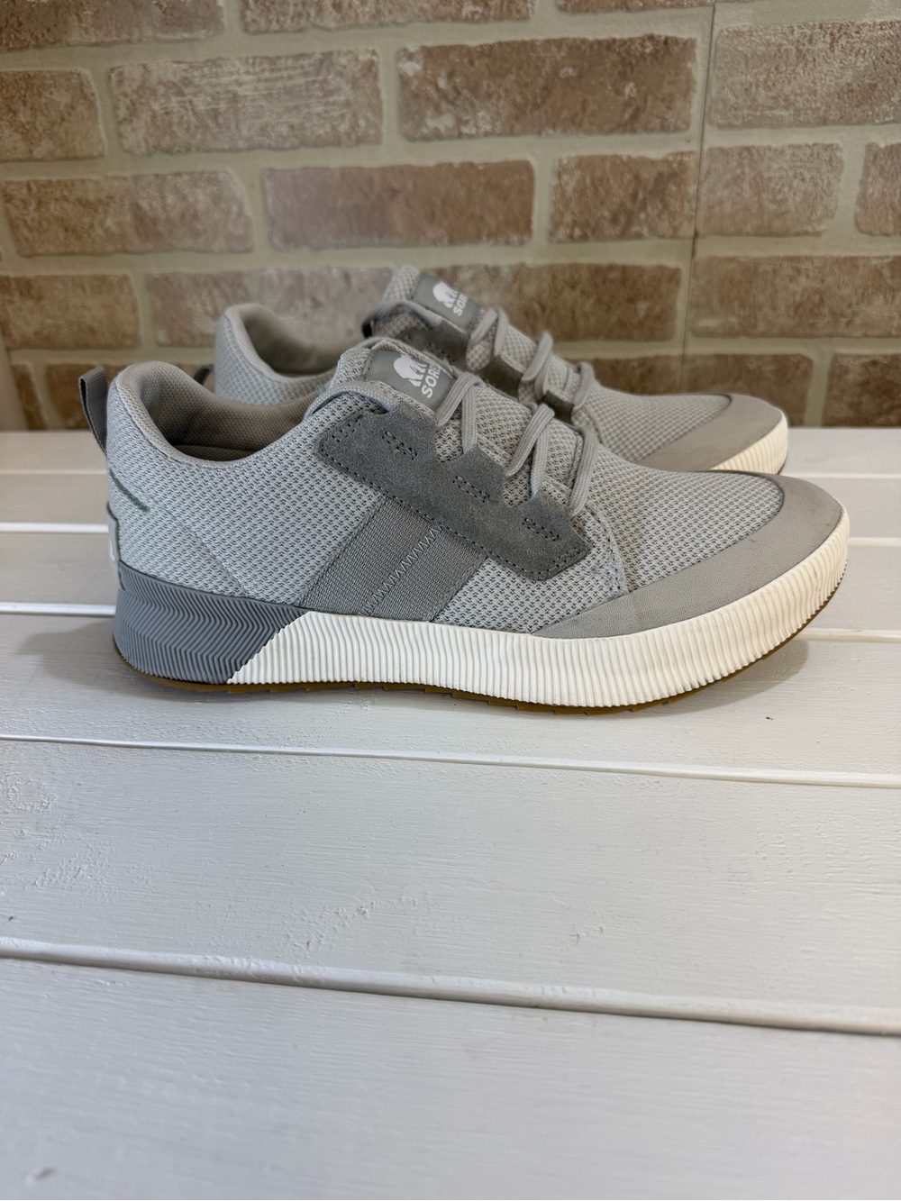 Sorel Out N About III Low Sneakers Gray Mesh Lace Up Comfort Shoes Women’s 11